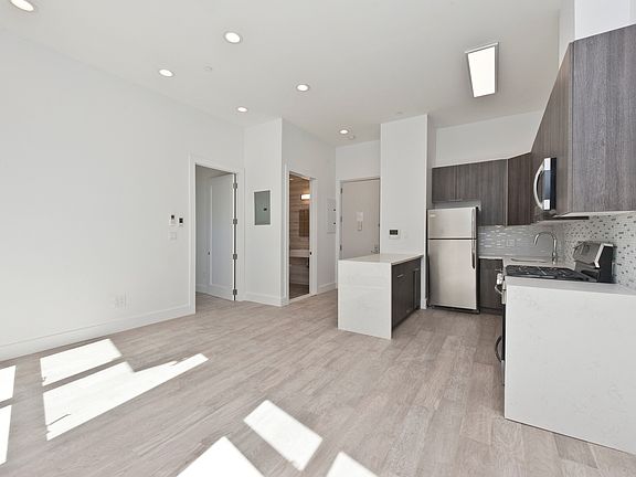 4th image of 2535 18th St APT 1A