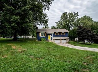 1820 S 52nd Dr, Kansas City, KS 66106