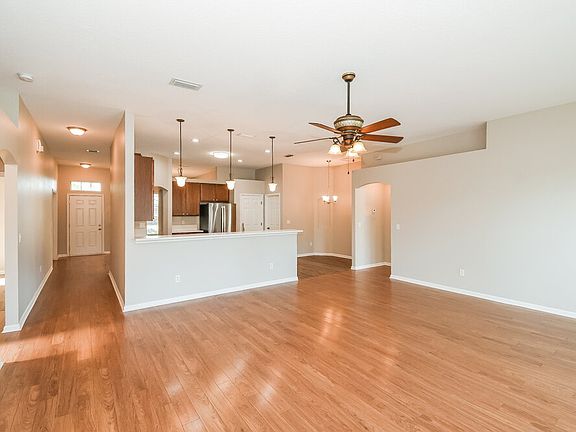 4th image of 15865 Twin Creek Dr