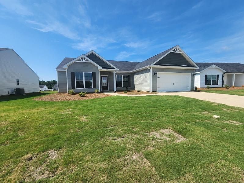 1st image of 834 Brewer Dr