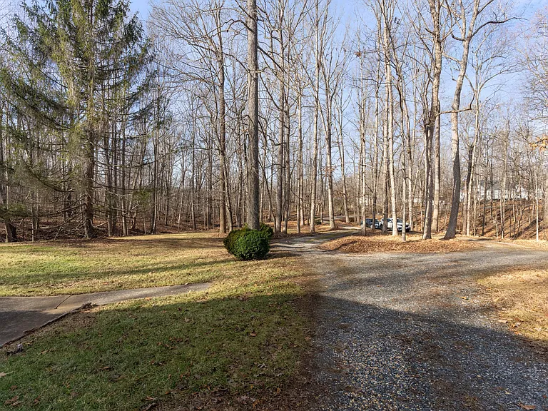 102 Forest Oaks Dr — Photo 35