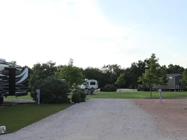 4584 E Us Highway 290 #309, Fredericksburg, TX 78624