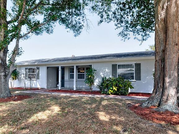 3rd image of 1440 Thornhill Ln