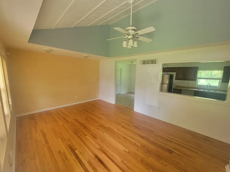 8619 Lane Ave — Photo 3