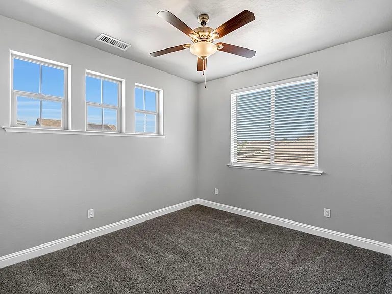 1683 N Ryan Ave — Photo 5
