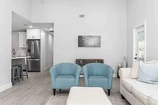 3 bed, 2.0 bath, 1208 sqft, $3,200 — Photo 2