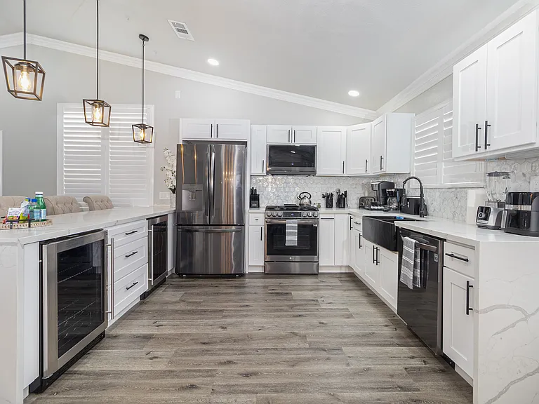 4302 Shetland Ln — Photo 9