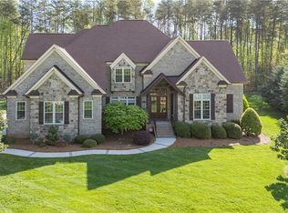 7716 Chesterbrooke Dr, Greensboro, NC 27455