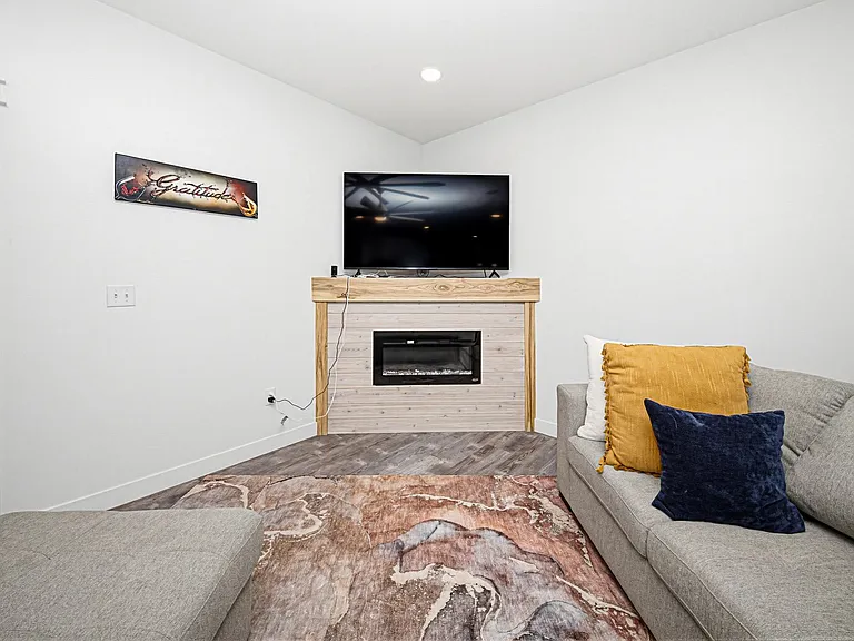 2513 Wren Ln — Photo 13