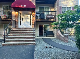 84 Cocasset St #B2, Foxboro, MA 02035