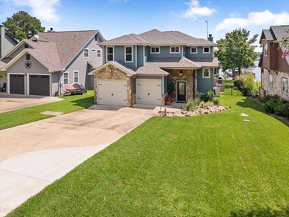 4th image of 13700 Park Harbor Dr