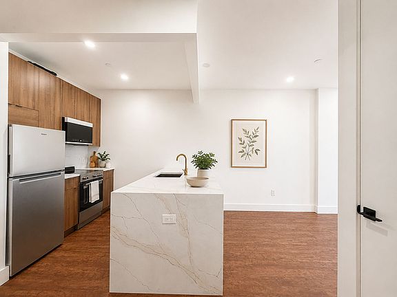 4th image of 5102 5th Ave #304