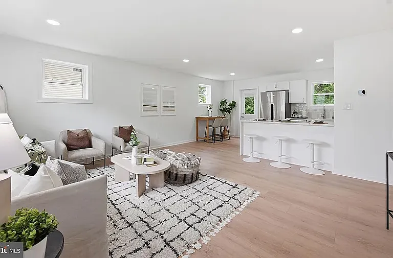 4012 Byers St — Photo 3