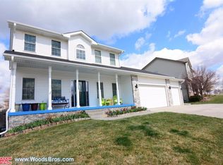 9400 Oakville Rd, Lincoln, NE 68526