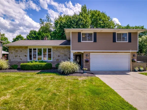 363 Park Dr, Brooklyn Heights, OH 44131