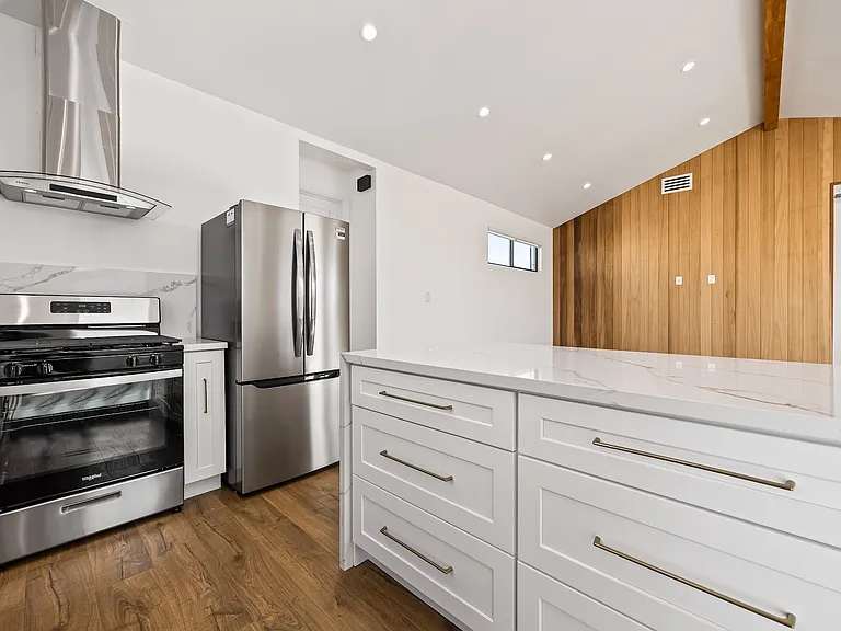 212 W 64th St #B — Photo 27