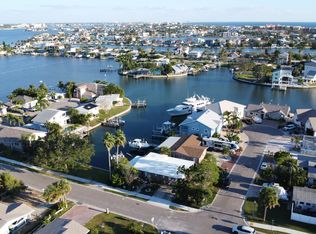 184 175th Ave E, Redington Shores, FL 33708