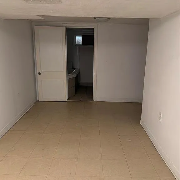 1180 Albert Rd — Photo 9