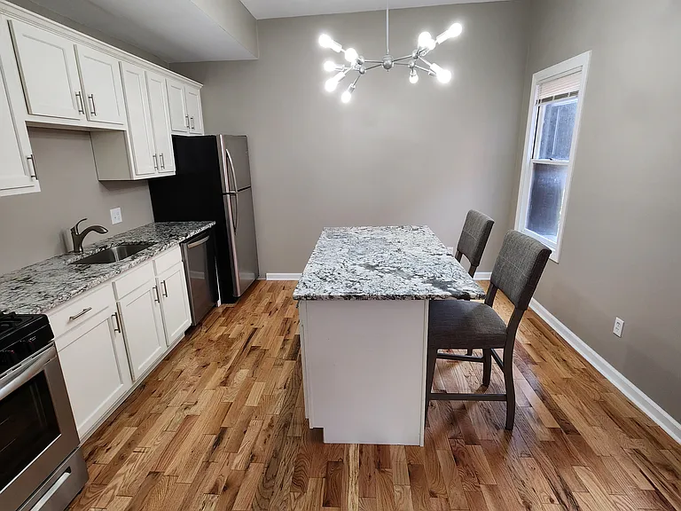 115 W 2nd Ave — Photo 3