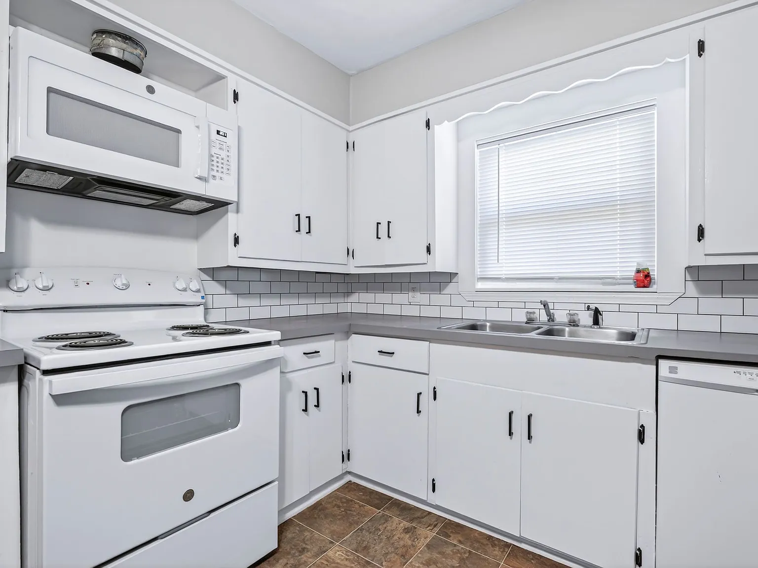 2 bed, 1.0 bath, 1000 sqft, $895 — Photo 4
