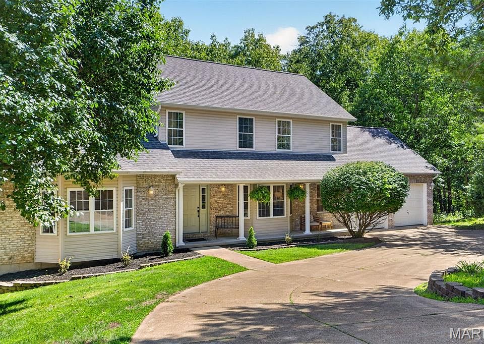 1st image of 5012 Oak Bluff Dr