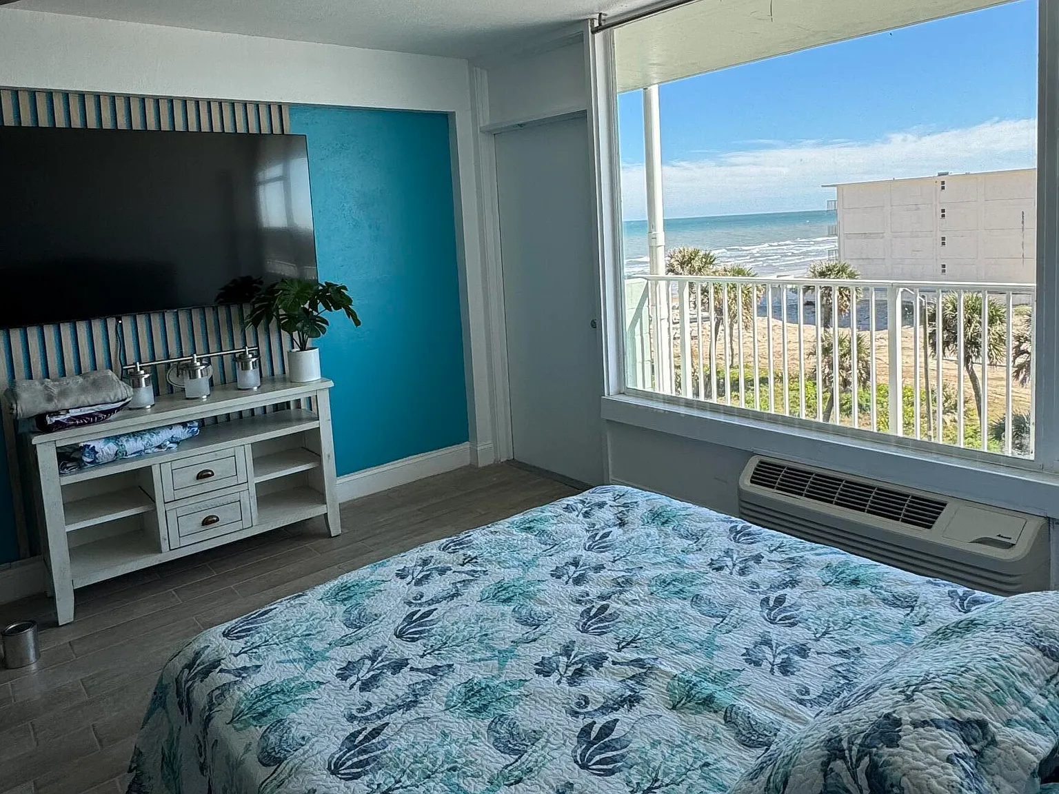 Studio, 1.0 bath, 430 sqft, $1,400 — Photo 3