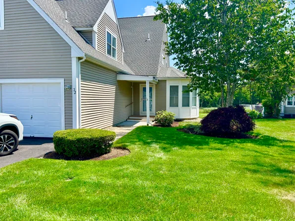 32 Bay Pointe Dr Extension, Wareham, MA 02571