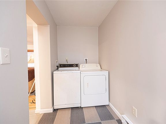 5th image of 2859 Grandview Dr