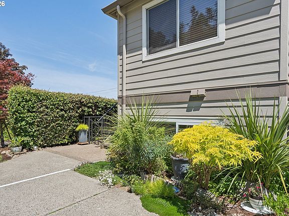 5th image of 20910 Fawn Ct APT 1