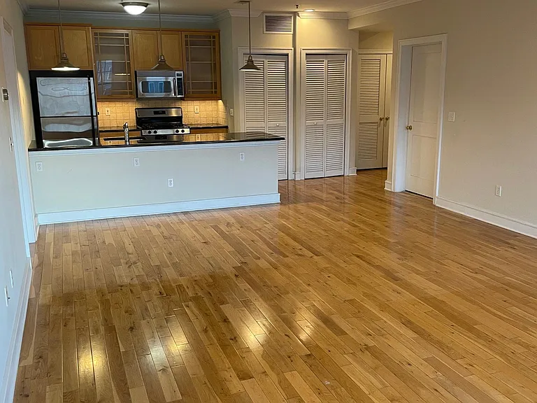 624 Monroe St #4B — Photo 5