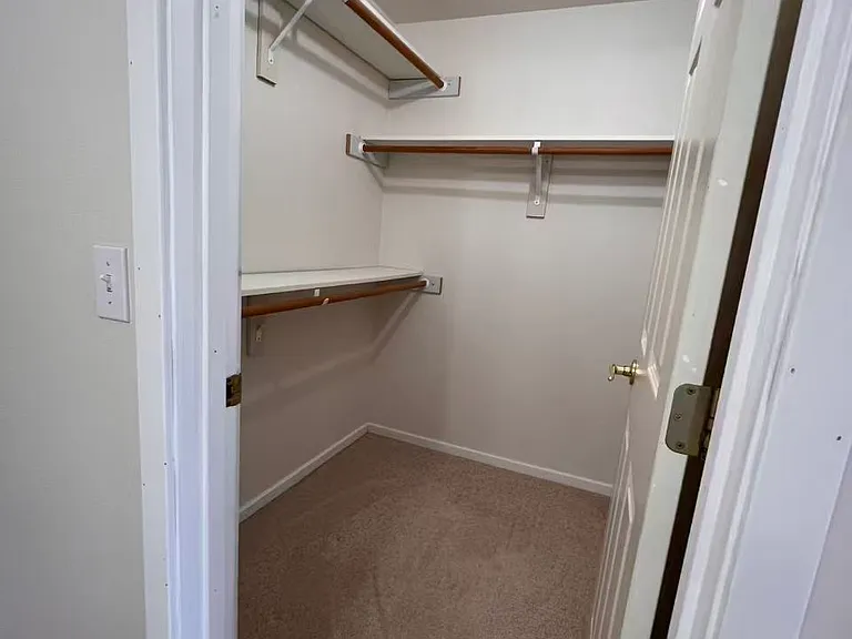 1160 Monroe Ave NE #D5 — Photo 16