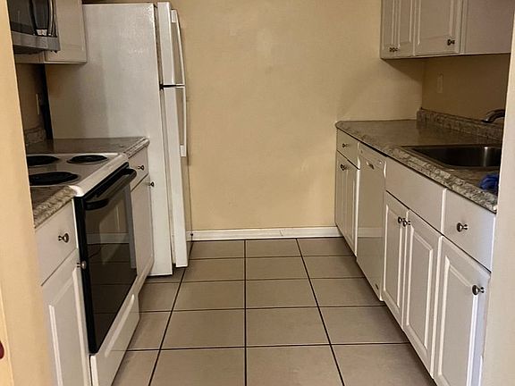 3rd image of 1915 Braman Ave APT 2
