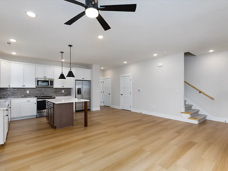 2817 SW 24th Ln — Photo 5