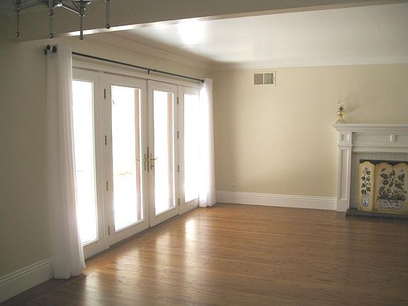 4th image of 3887 Bartley Dr