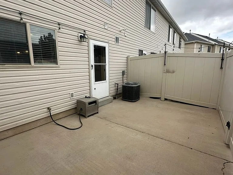 1584 E Sandalwood Dr — Photo 32
