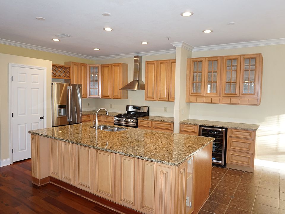 1st image of 13810 N Sutton Park Dr #528