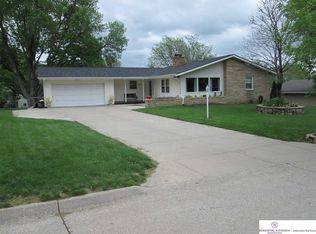 10316 Hilltop Rd, Omaha, NE 68134