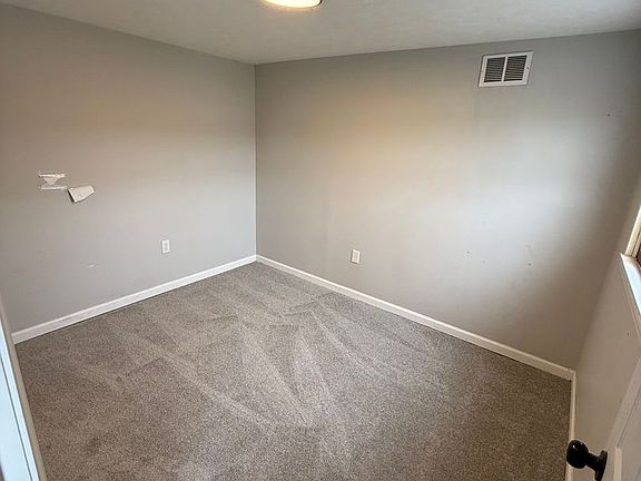 5th image of 1393 Leishman Ave