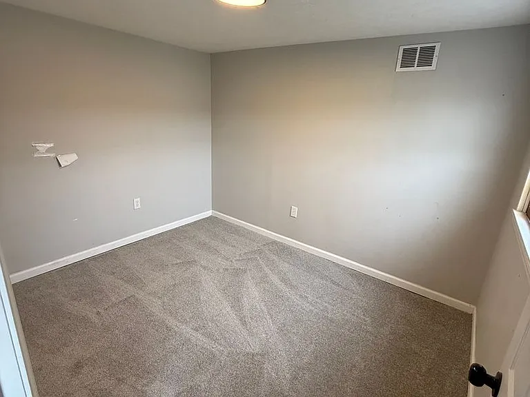 1393 Leishman Ave — Photo 5