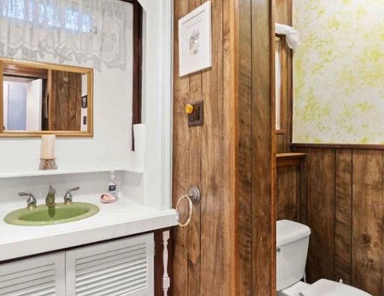 4th image of 744 Kennedy Blvd #1
