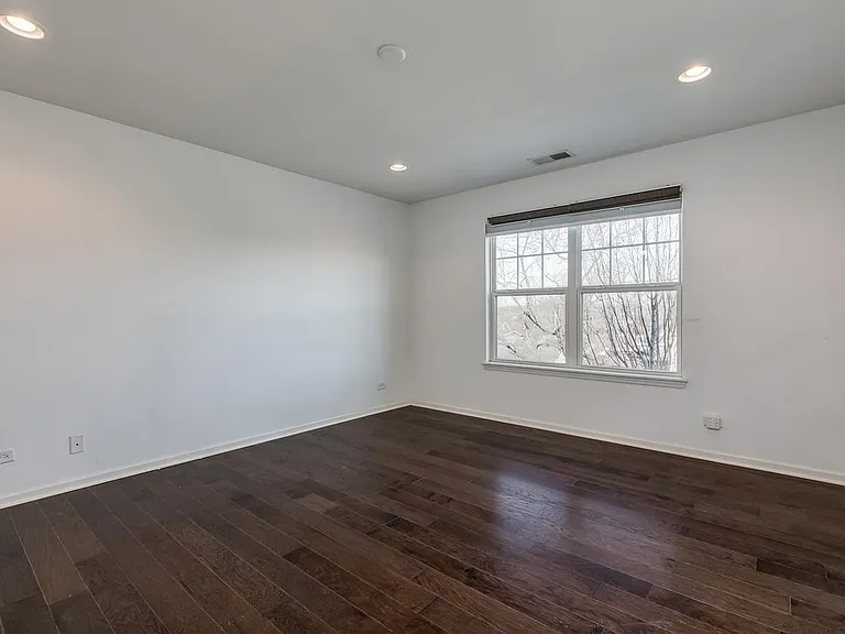 220 Laurel Ave — Photo 6
