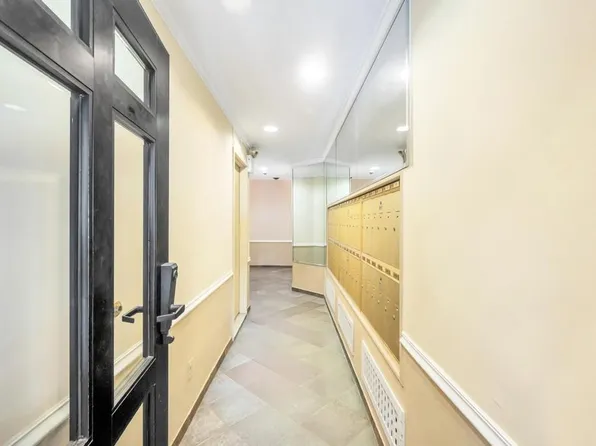 344 West 49th Street 4B image 9 of 10