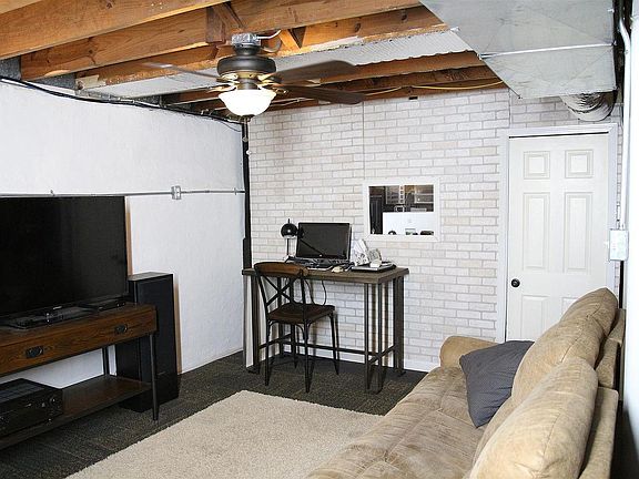 5th image of 304 N Kelsey Ave