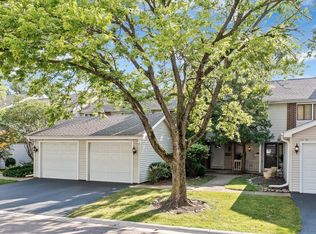5S036 Firestone Ct, Naperville, IL 60563