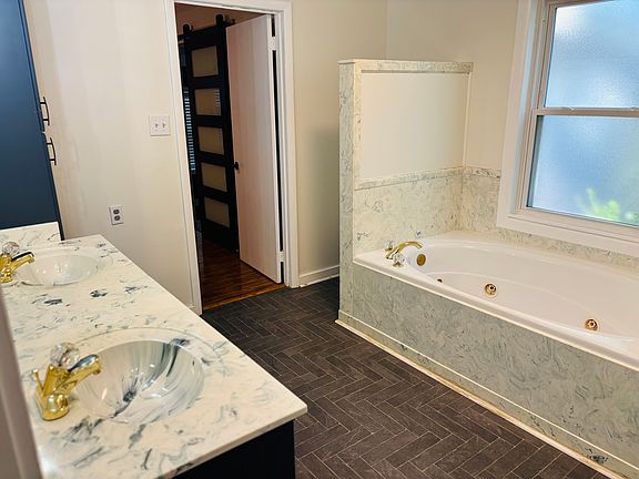 2nd image of 1805 Watt St