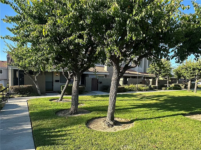 6 Lincoln Ct — Photo 12