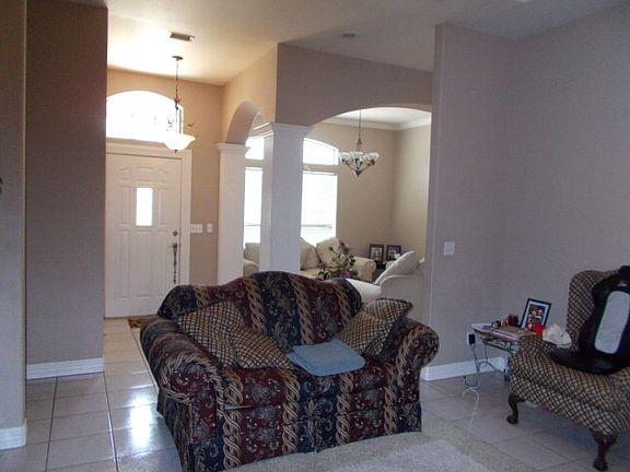 3rd image of 802 Quail Hollow Dr
