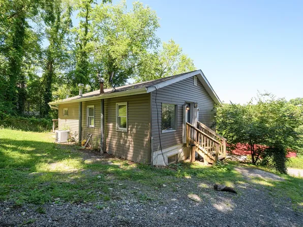 1004 College Ave, Morgantown, WV 26505