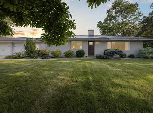 8562 Junction Rd, Frankenmuth, MI 48734