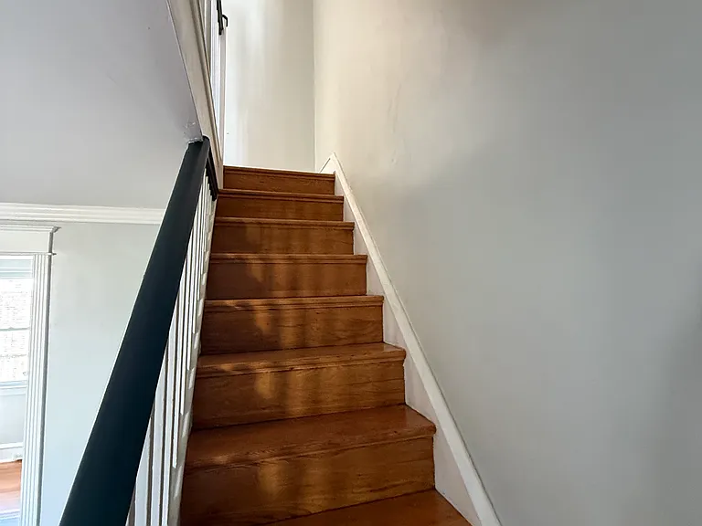 513 Woodcliffe Rd — Photo 2